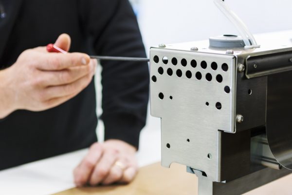 https://www.forsstrom.com/wp-content/uploads/2019/03/Adjusting-tool-holder.jpg