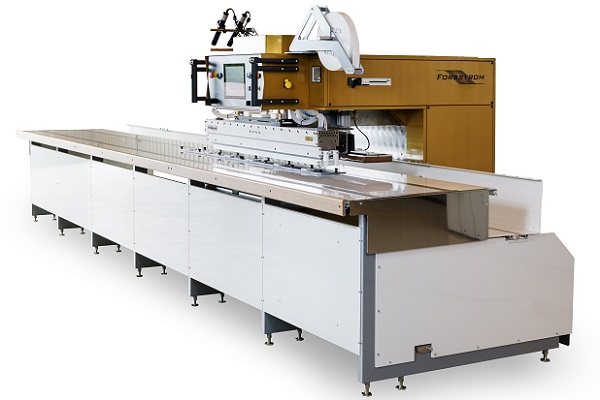 This picture show a HF-welding machine, the TDW-Mega. Máquinas de soldar por alta frecuencia. Hochfrequenz-Schweißmaschinen. Maszyny wysokiej częstotliwości