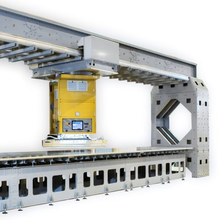 This is a photo of our hanging TDO, TDO XY gantry high freuqneyc welding machine
